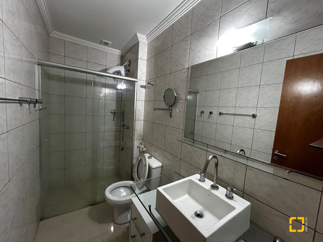 Apartamento com 123m², 4 quartos (sendo 1 suíte), 2 garagens, no bairro Canasvieiras em Florianópolis