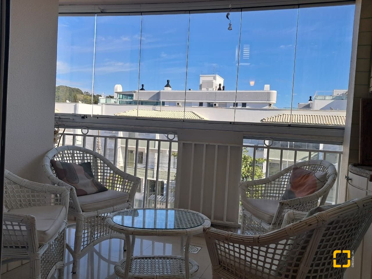 Apartamento com 123m², 4 quartos (sendo 1 suíte), 2 garagens, no bairro Canasvieiras em Florianópolis