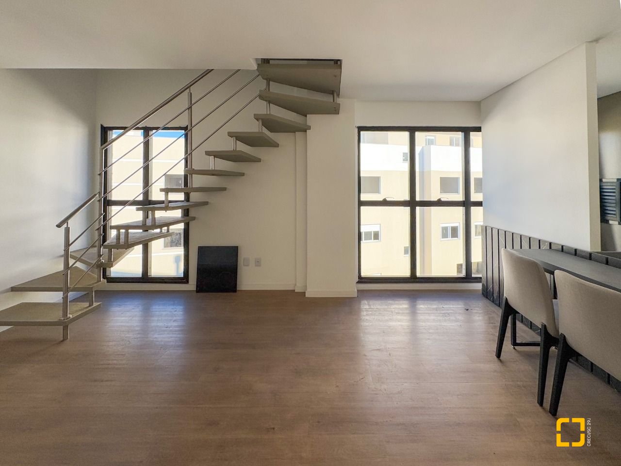 Apartamento com 101m², 4 quartos (sendo 1 suíte), 2 garagens, no bairro Ingleses em Florianópolis