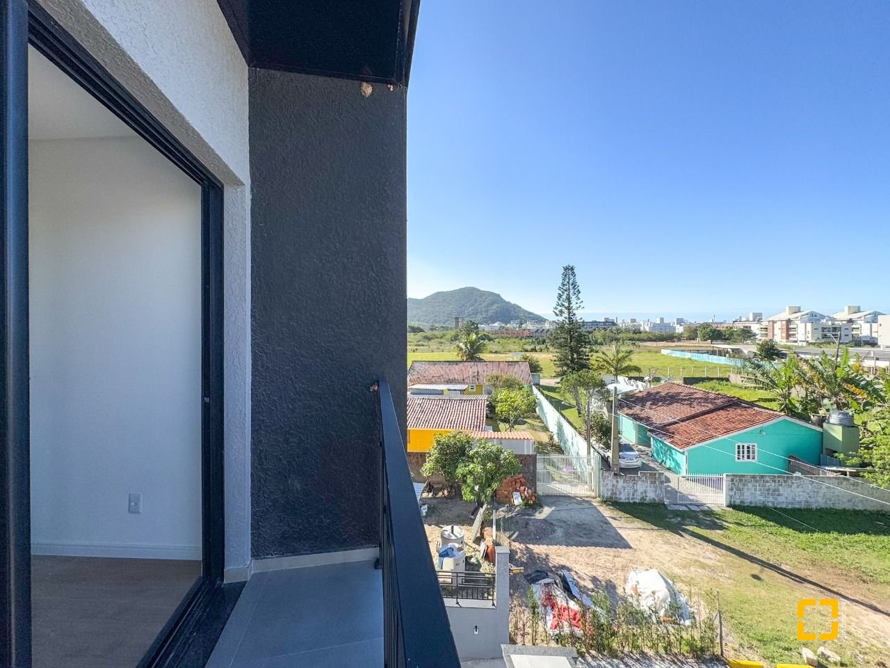 Apartamento com 101m², 4 quartos (sendo 1 suíte), 2 garagens, no bairro Ingleses em Florianópolis