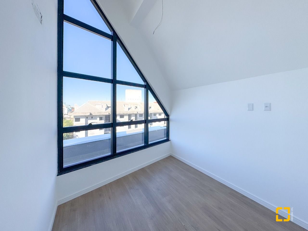 Apartamento com 101m², 4 quartos (sendo 1 suíte), 2 garagens, no bairro Ingleses em Florianópolis