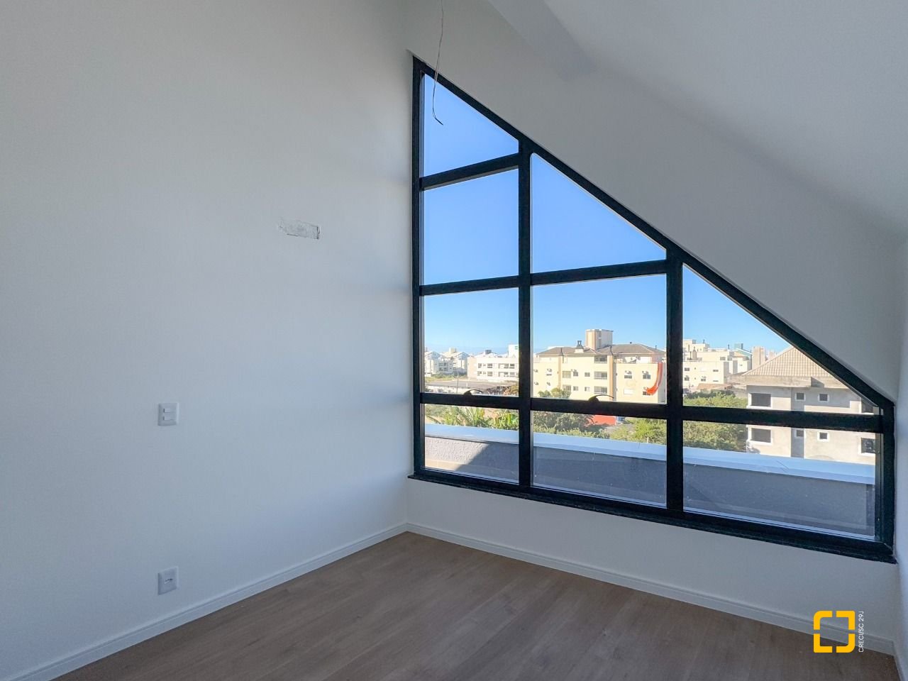 Apartamento com 101m², 4 quartos (sendo 1 suíte), 2 garagens, no bairro Ingleses em Florianópolis