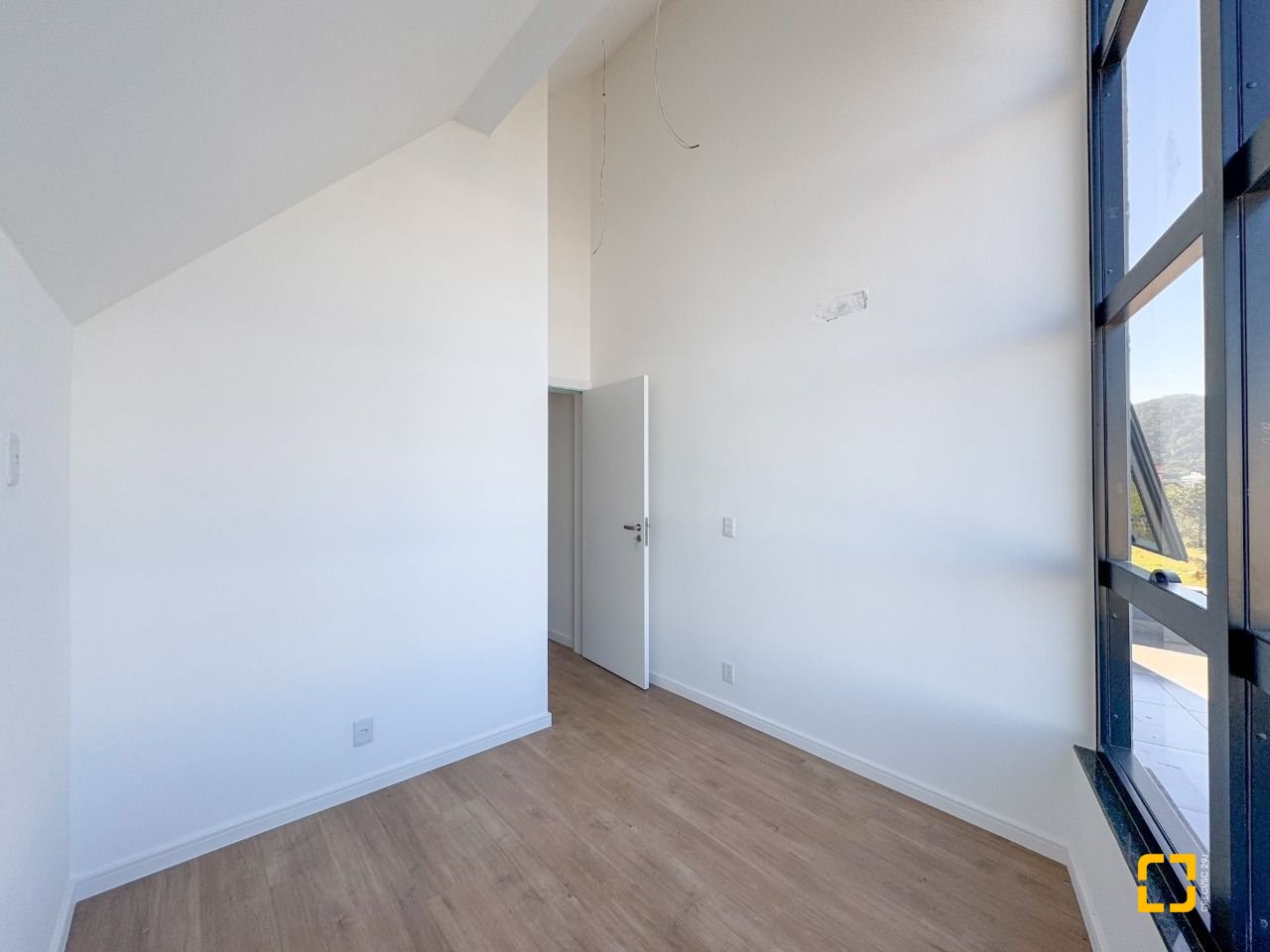 Apartamento com 101m², 4 quartos (sendo 1 suíte), 2 garagens, no bairro Ingleses em Florianópolis
