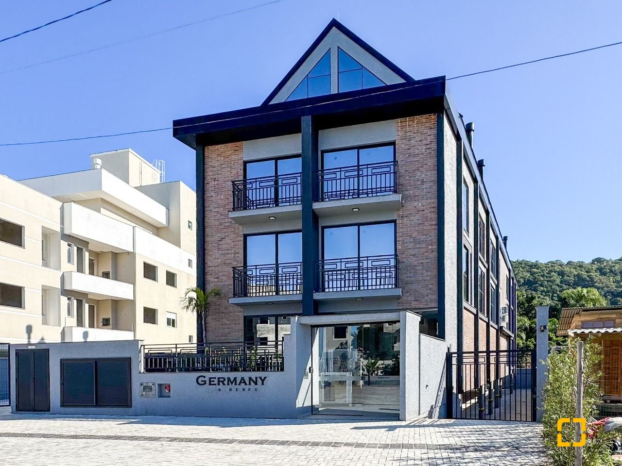 Apartamento com 101m², 4 quartos (sendo 1 suíte), 2 garagens, no bairro Ingleses em Florianópolis