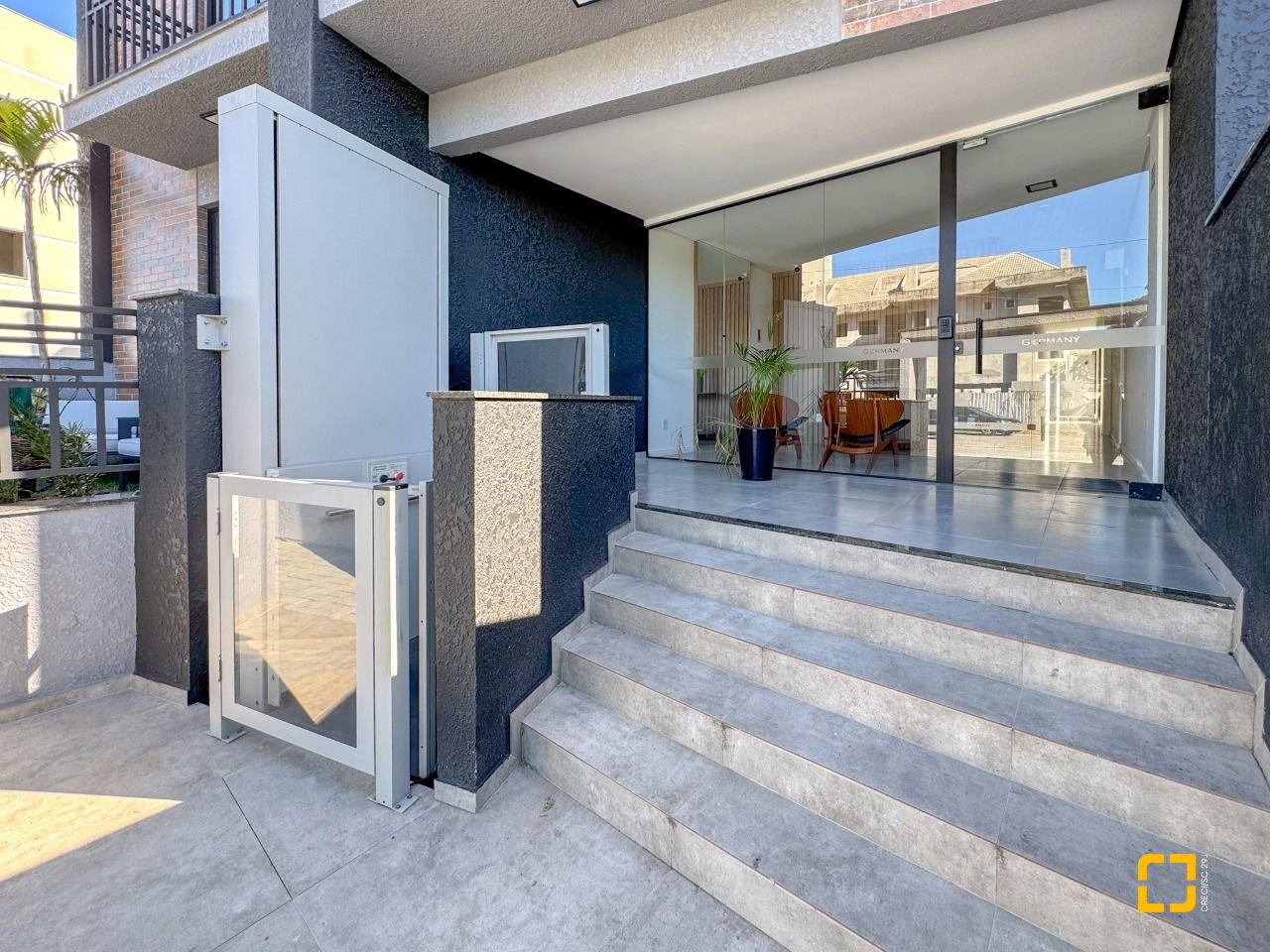 Apartamento com 101m², 4 quartos (sendo 1 suíte), 2 garagens, no bairro Ingleses em Florianópolis