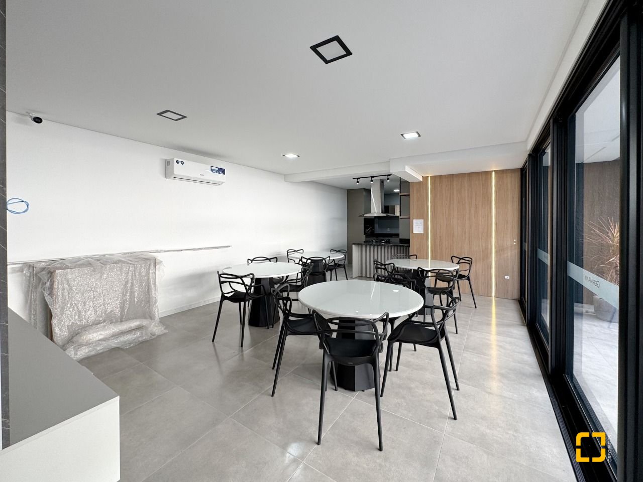 Apartamento com 101m², 4 quartos (sendo 1 suíte), 2 garagens, no bairro Ingleses em Florianópolis