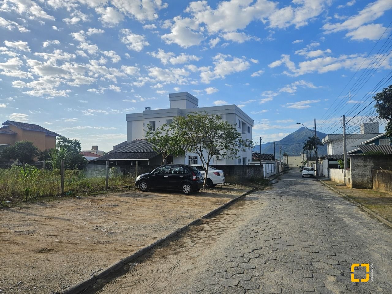 Terreno com 1203m², no bairro Rio Grande em Palhoça