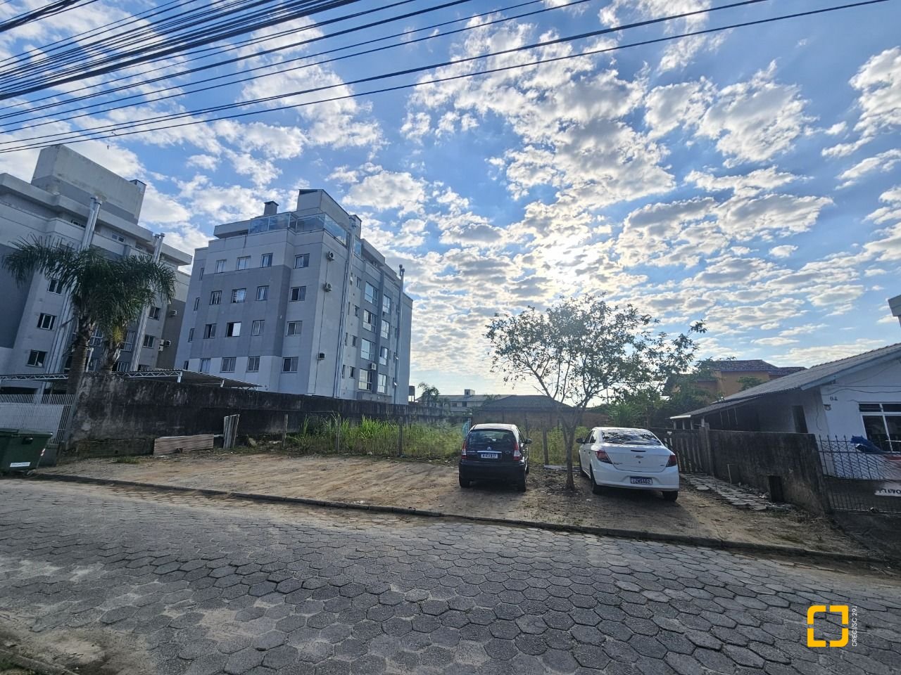 Terreno com 1203m², no bairro Rio Grande em Palhoça