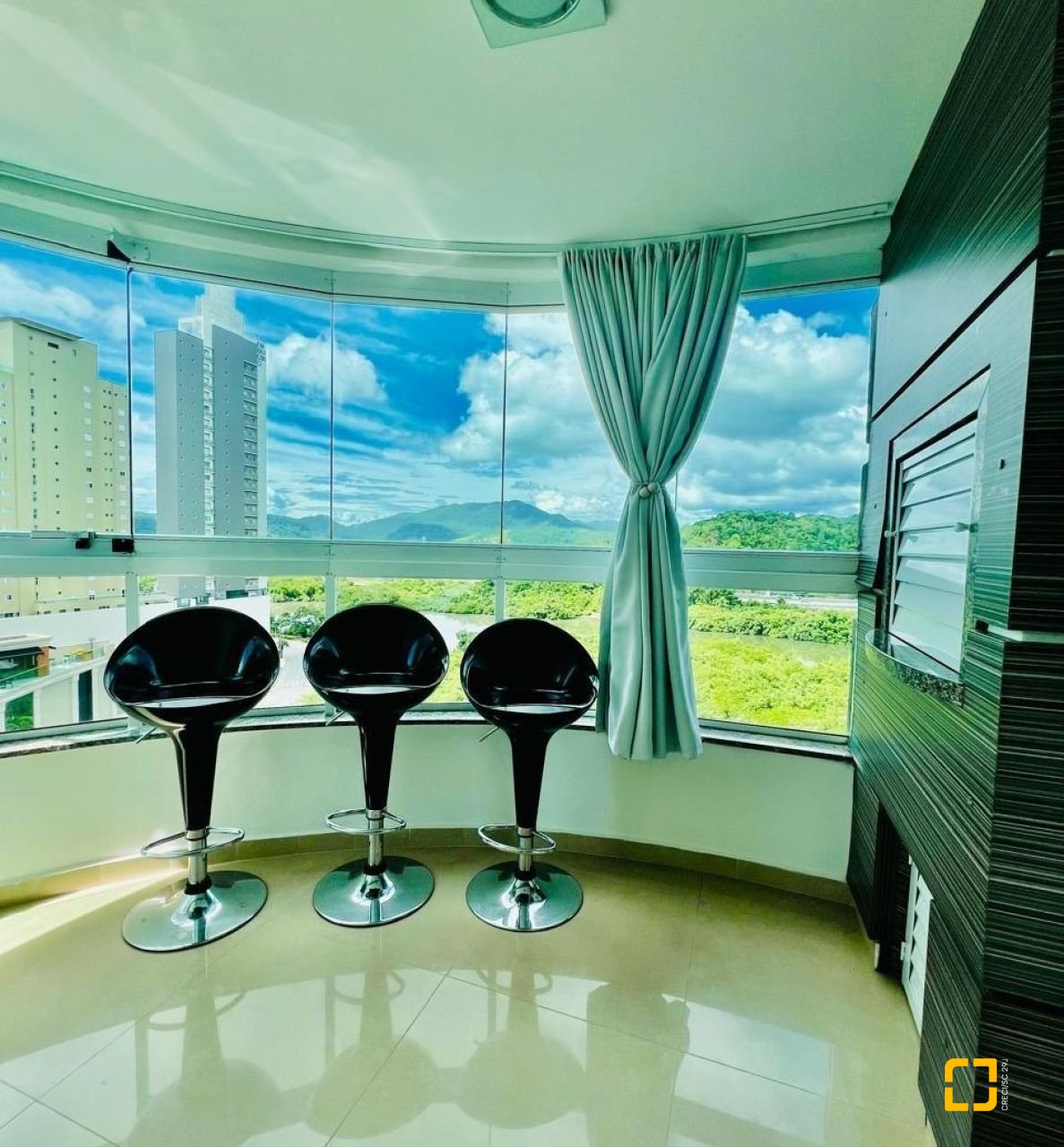 Apartamento com 127m², 3 quartos (sendo 3 suítes), 2 garagens, no bairro Barra Sul em Balneário Camboriú