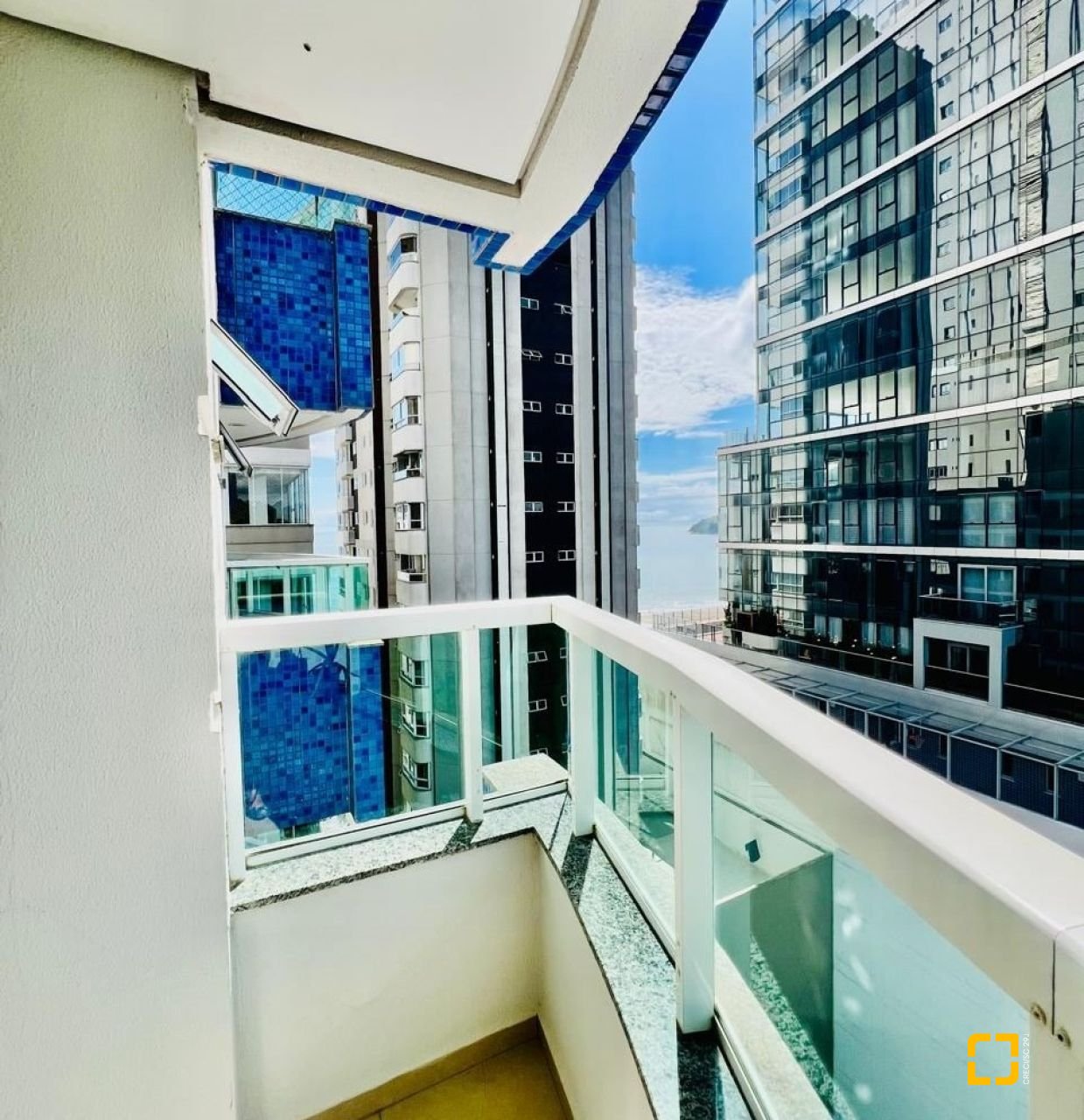 Apartamento com 127m², 3 quartos (sendo 3 suítes), 2 garagens, no bairro Barra Sul em Balneário Camboriú