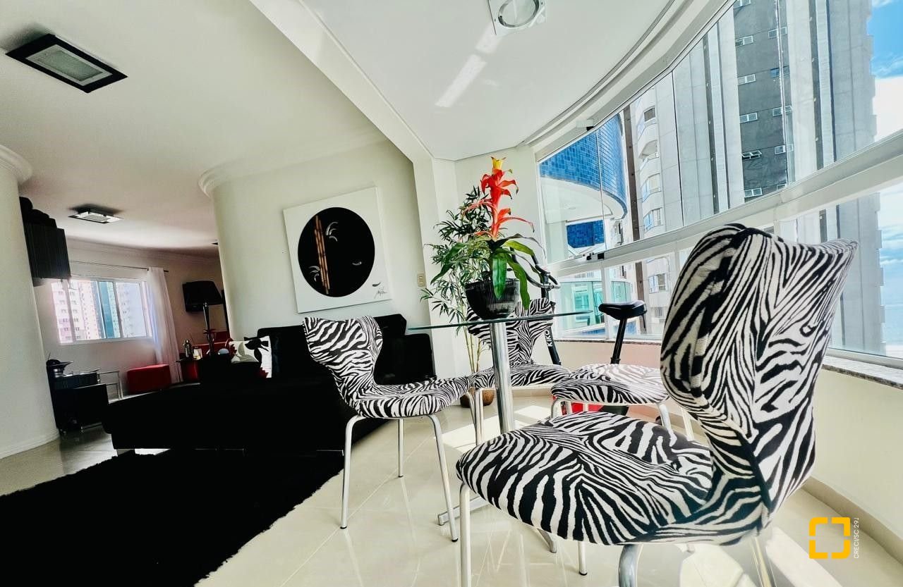 Apartamento com 127m², 3 quartos (sendo 3 suítes), 2 garagens, no bairro Barra Sul em Balneário Camboriú