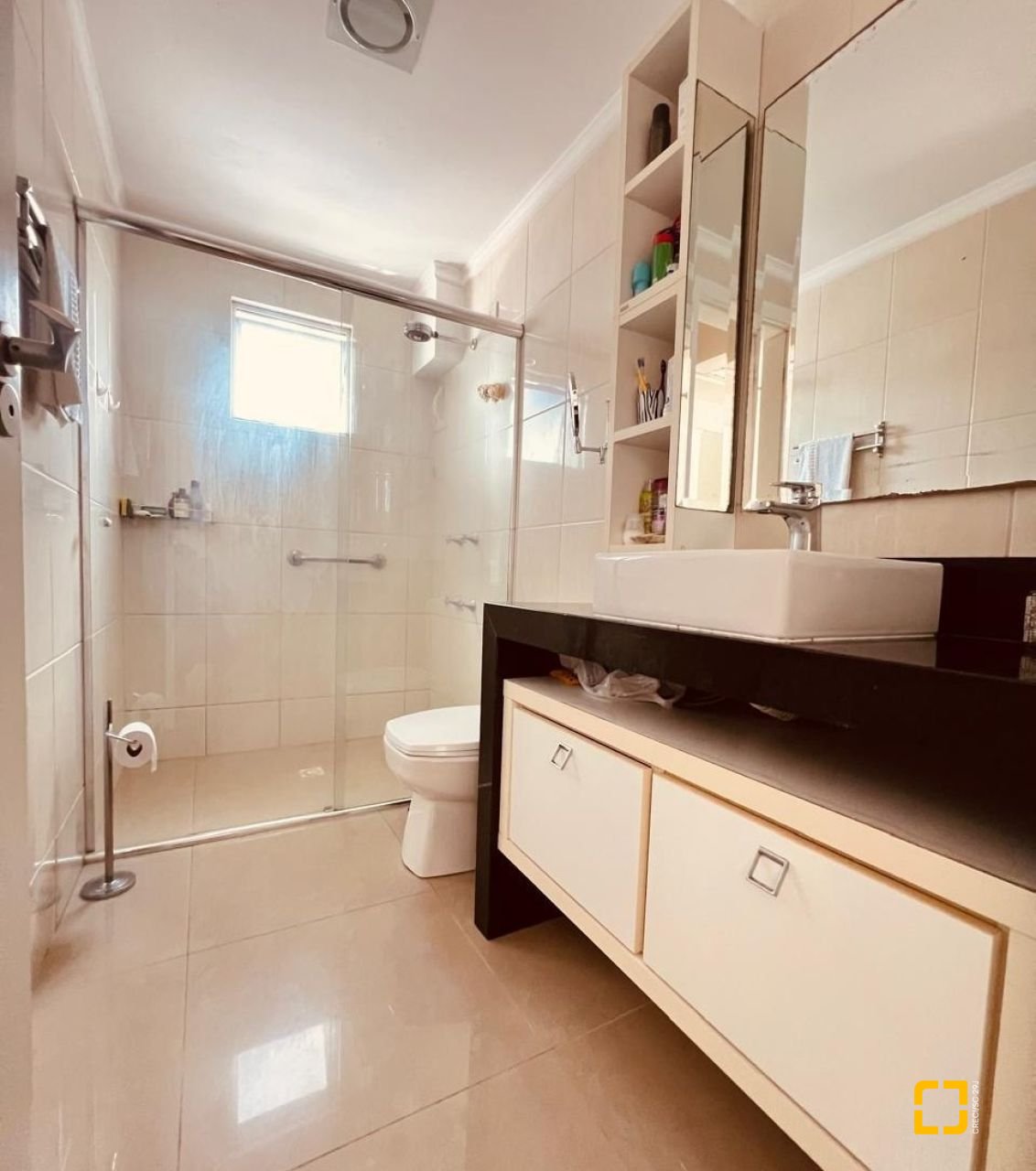 Apartamento com 127m², 3 quartos (sendo 3 suítes), 2 garagens, no bairro Barra Sul em Balneário Camboriú