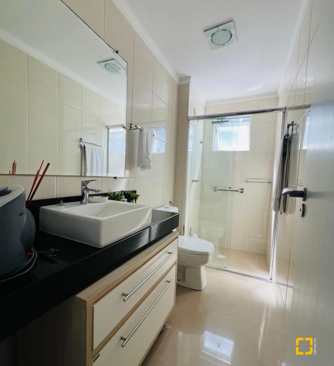 Apartamento com 127m², 3 quartos (sendo 3 suítes), 2 garagens, no bairro Barra Sul em Balneário Camboriú