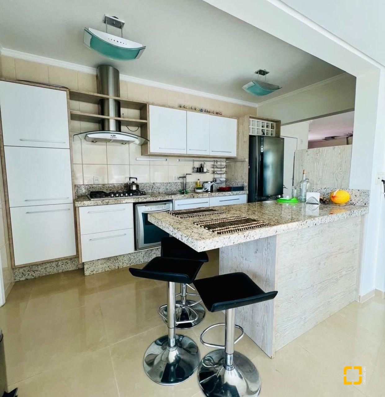 Apartamento com 127m², 3 quartos (sendo 3 suítes), 2 garagens, no bairro Barra Sul em Balneário Camboriú