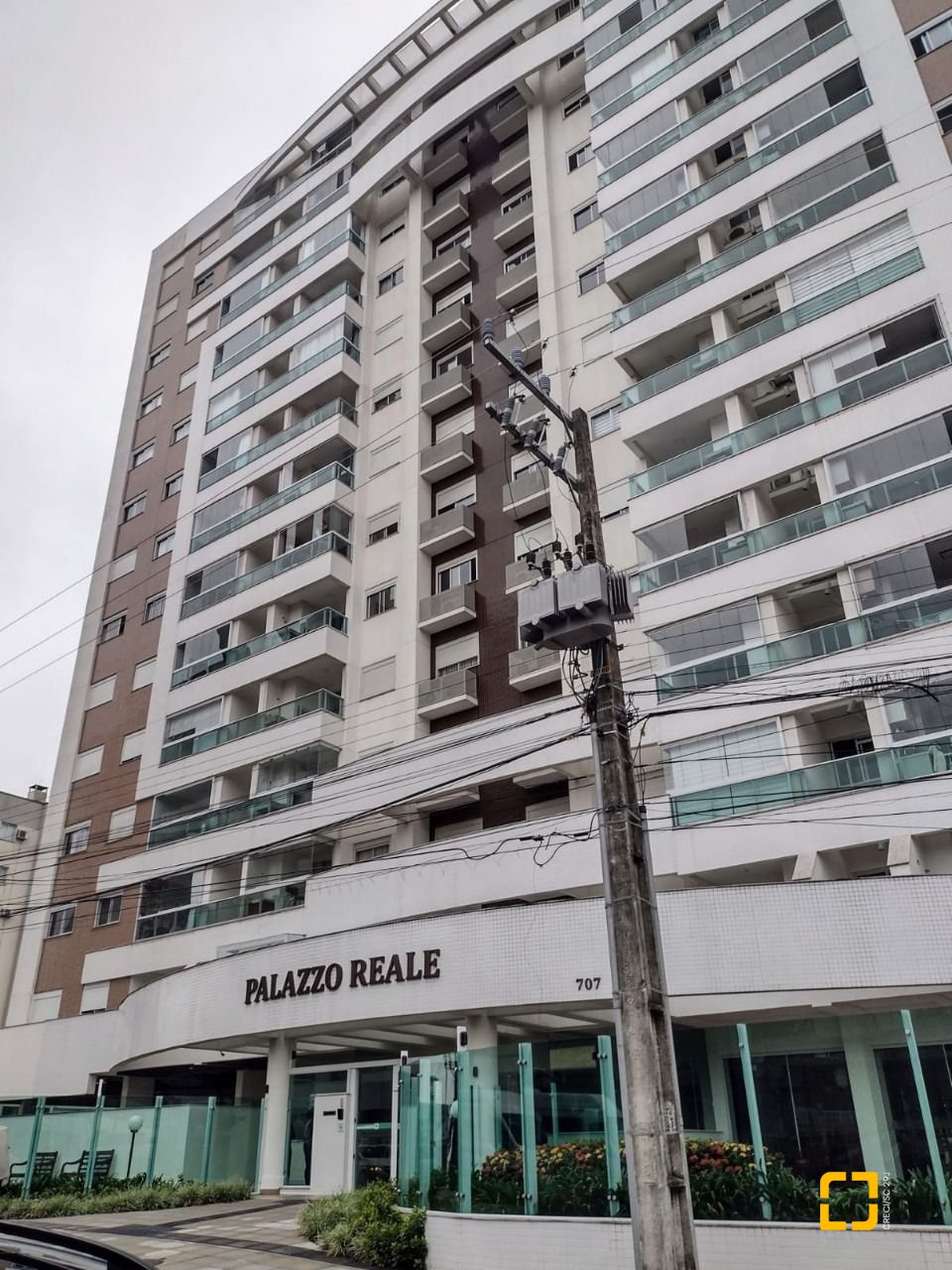 Apartamento com 93m², 3 quartos (sendo 1 suíte), 1 garagem, no bairro Barreiros em São José