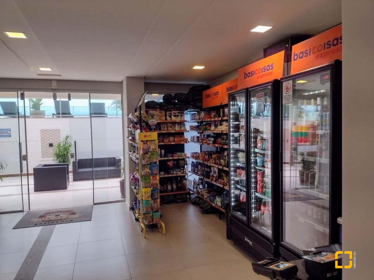 Apartamento com 93m², 3 quartos (sendo 1 suíte), 1 garagem, no bairro Barreiros em São José