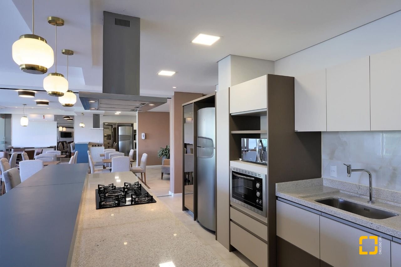 Apartamento com 93m², 3 quartos (sendo 1 suíte), 1 garagem, no bairro Barreiros em São José