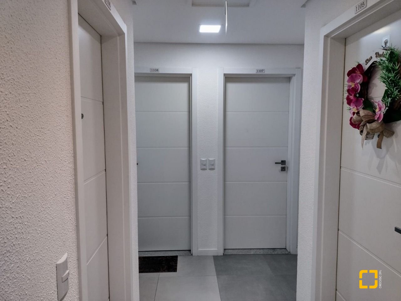 Apartamento com 93m², 3 quartos (sendo 1 suíte), 1 garagem, no bairro Barreiros em São José