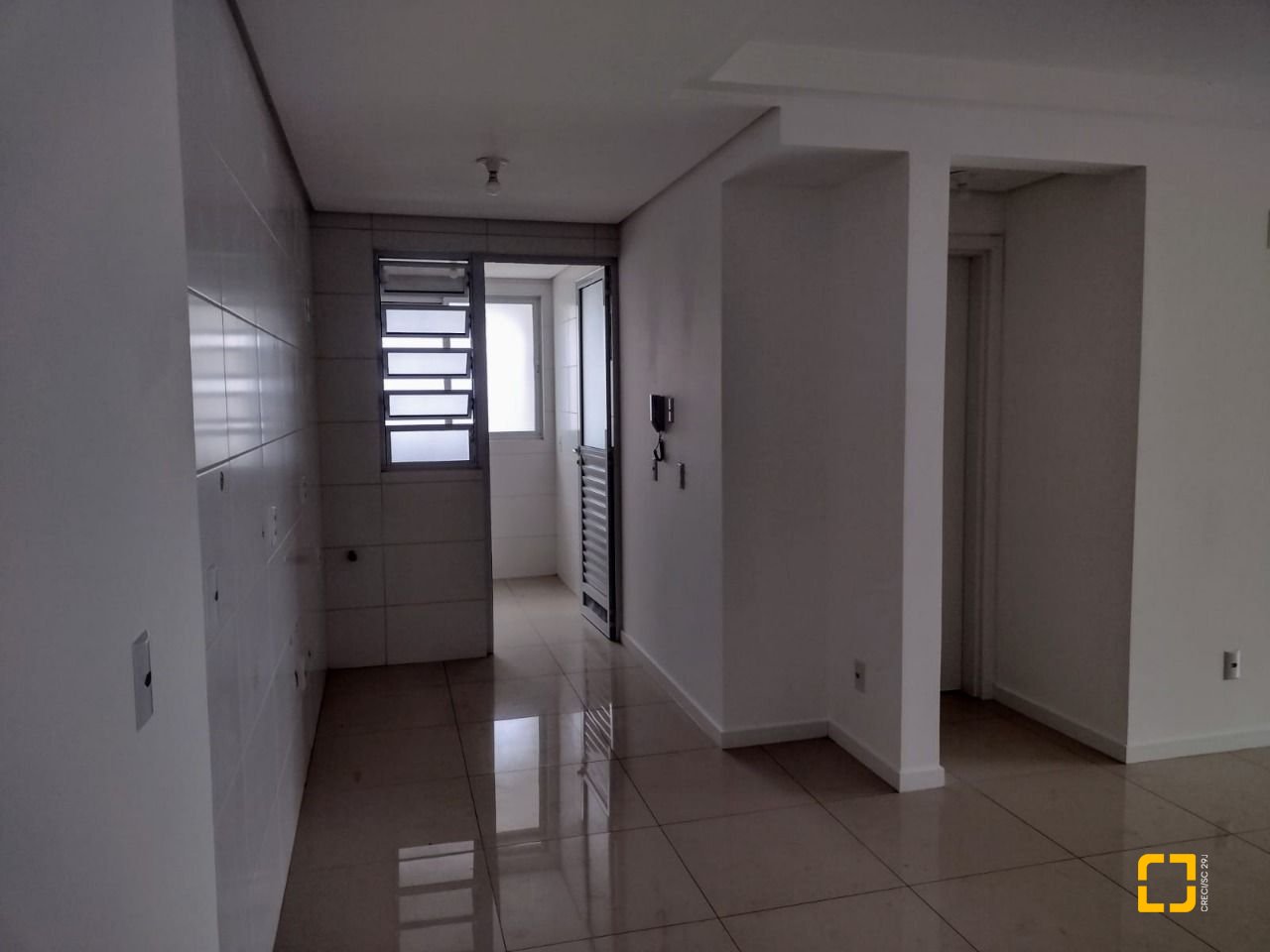 Apartamento com 93m², 3 quartos (sendo 1 suíte), 1 garagem, no bairro Barreiros em São José