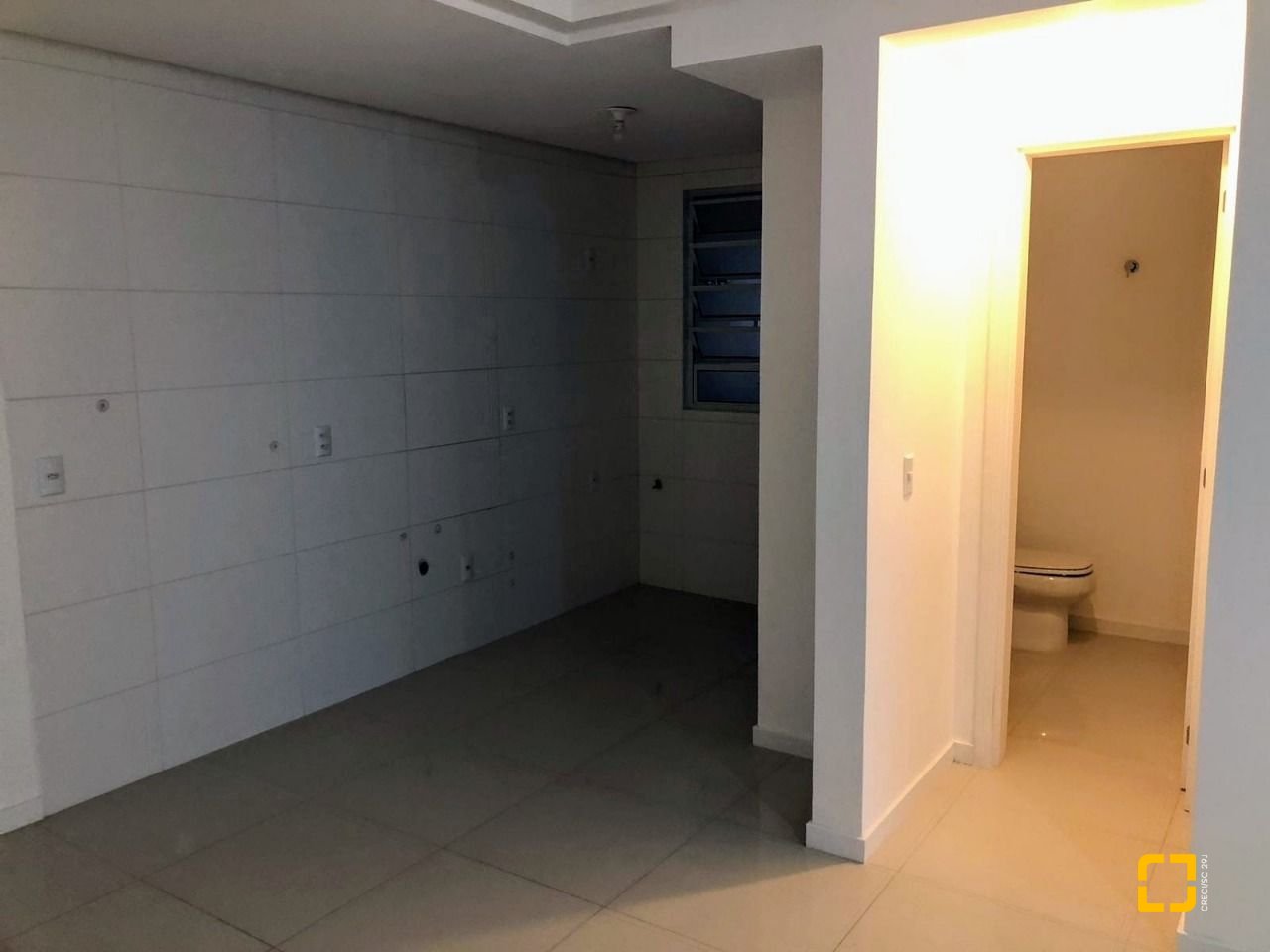 Apartamento com 93m², 3 quartos (sendo 1 suíte), 1 garagem, no bairro Barreiros em São José