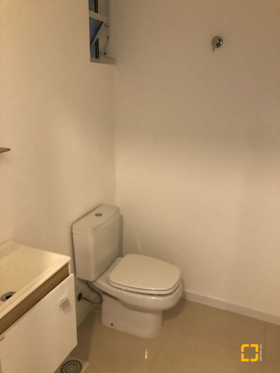 Apartamento com 93m², 3 quartos (sendo 1 suíte), 1 garagem, no bairro Barreiros em São José