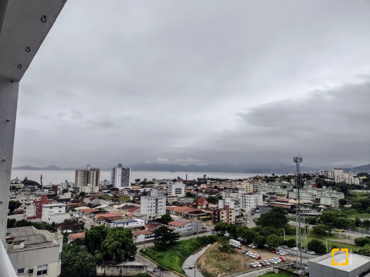 Apartamento com 93m², 3 quartos (sendo 1 suíte), 1 garagem, no bairro Barreiros em São José