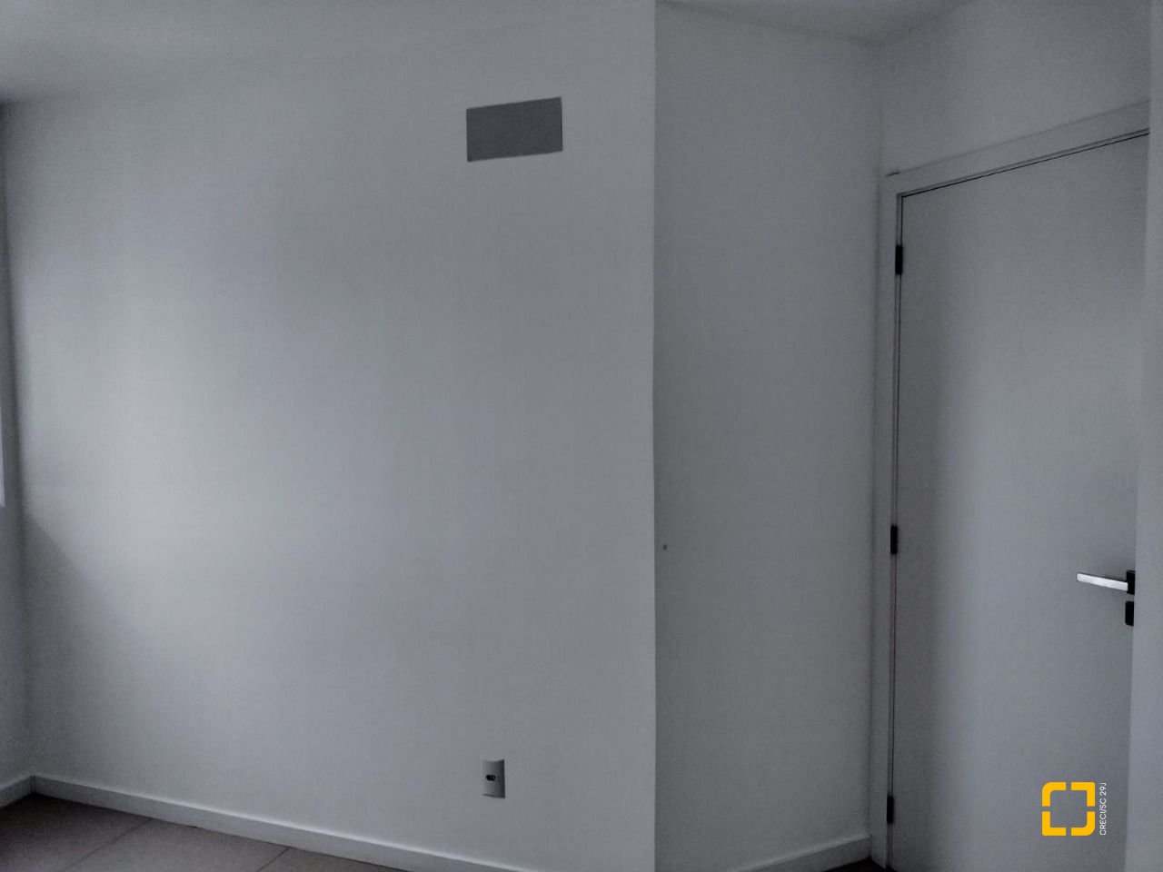 Apartamento com 93m², 3 quartos (sendo 1 suíte), 1 garagem, no bairro Barreiros em São José