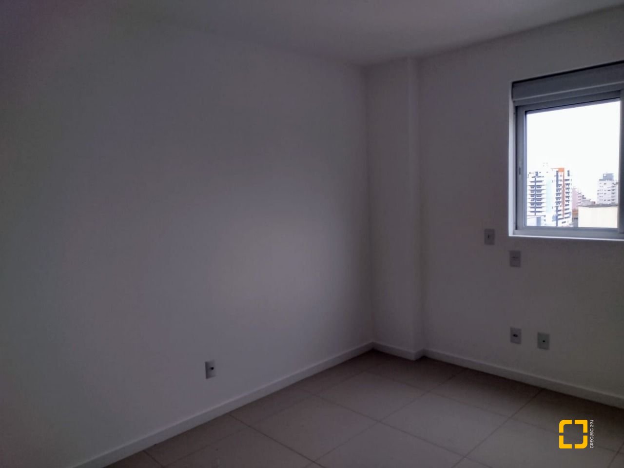 Apartamento com 93m², 3 quartos (sendo 1 suíte), 1 garagem, no bairro Barreiros em São José