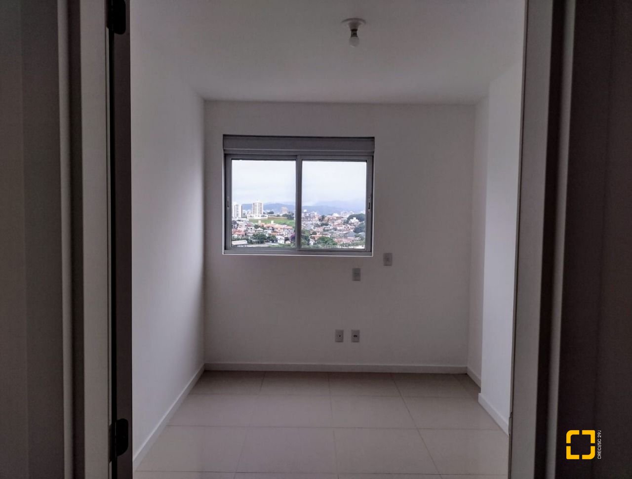 Apartamento com 93m², 3 quartos (sendo 1 suíte), 1 garagem, no bairro Barreiros em São José