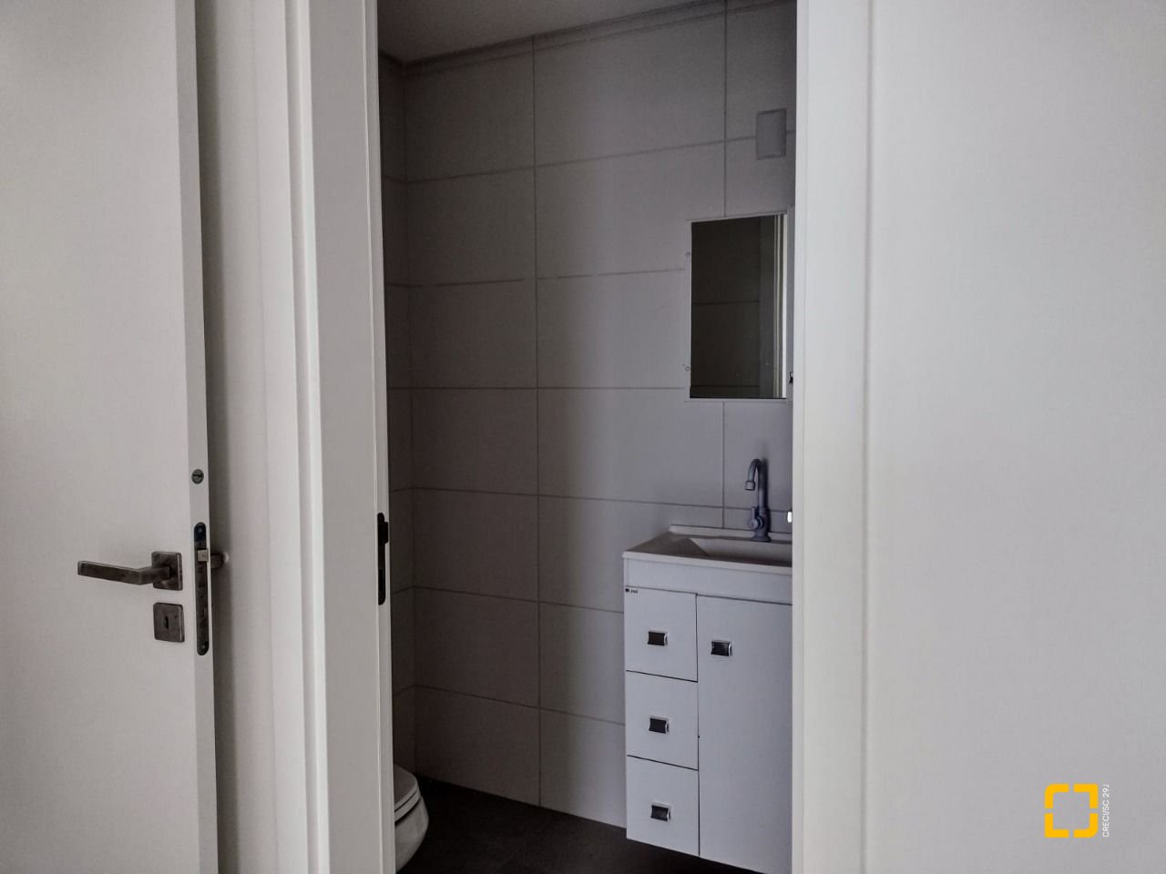 Apartamento com 93m², 3 quartos (sendo 1 suíte), 1 garagem, no bairro Barreiros em São José