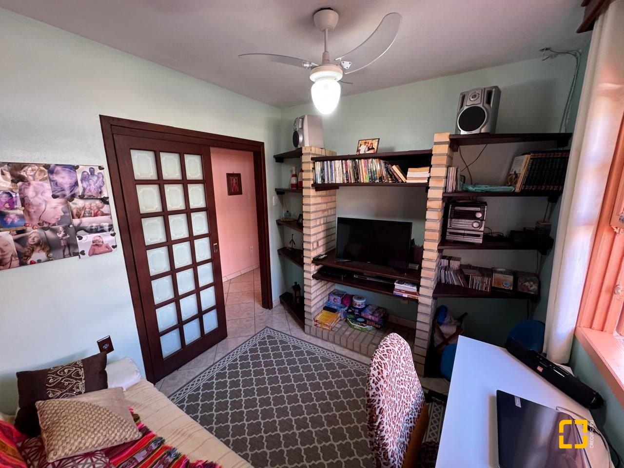 Casa com 235m², 4 quartos (sendo 1 suíte), 2 garagens, no bairro Rio Tavares em Florianópolis