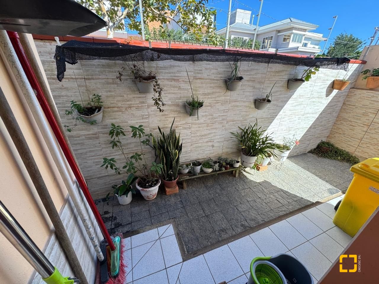 Casa com 235m², 4 quartos (sendo 1 suíte), 2 garagens, no bairro Rio Tavares em Florianópolis