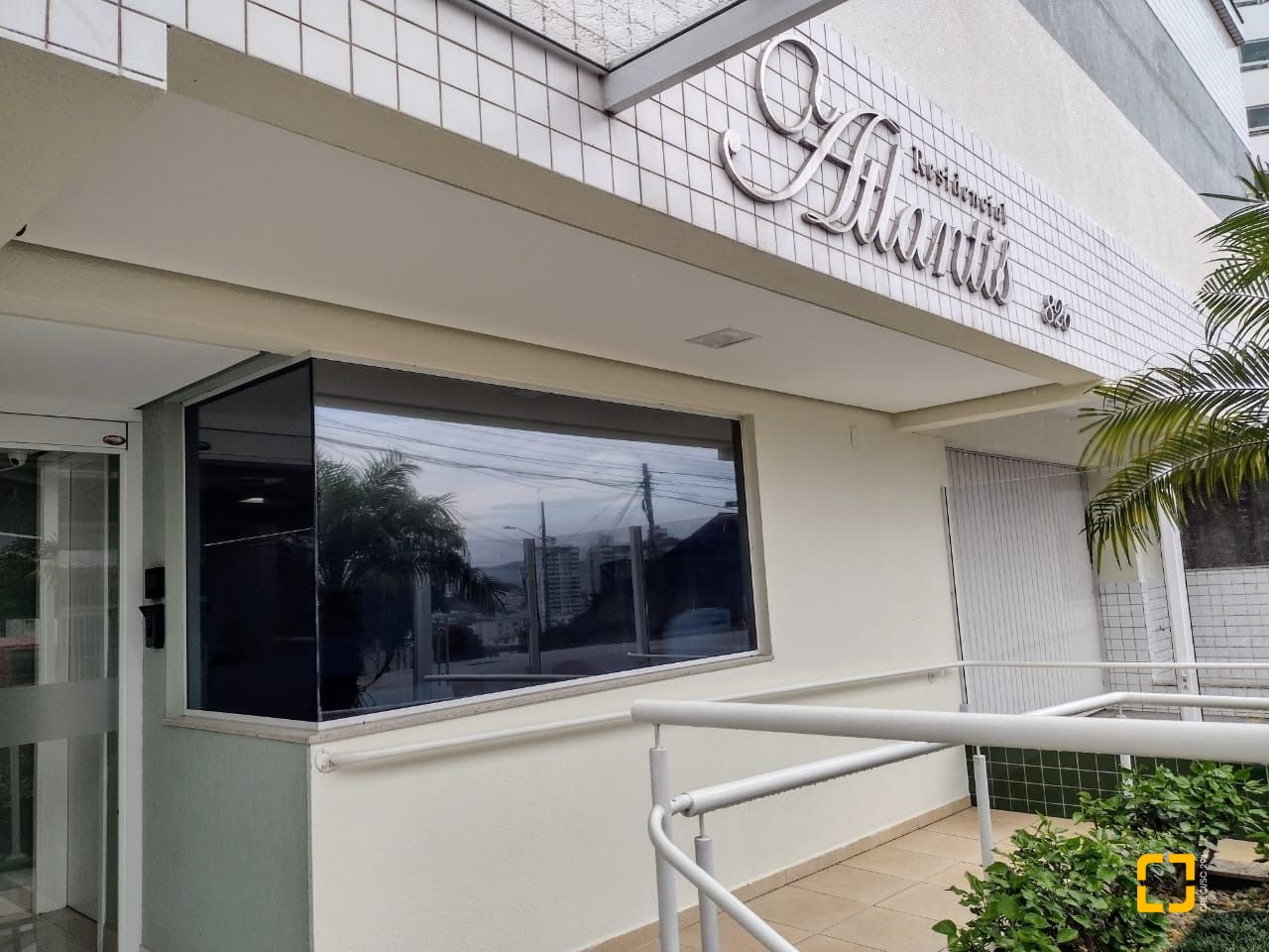 Cobertura com 129m², 6 quartos (sendo 3 suítes), 2 garagens, no bairro Estreito em Florianópolis
