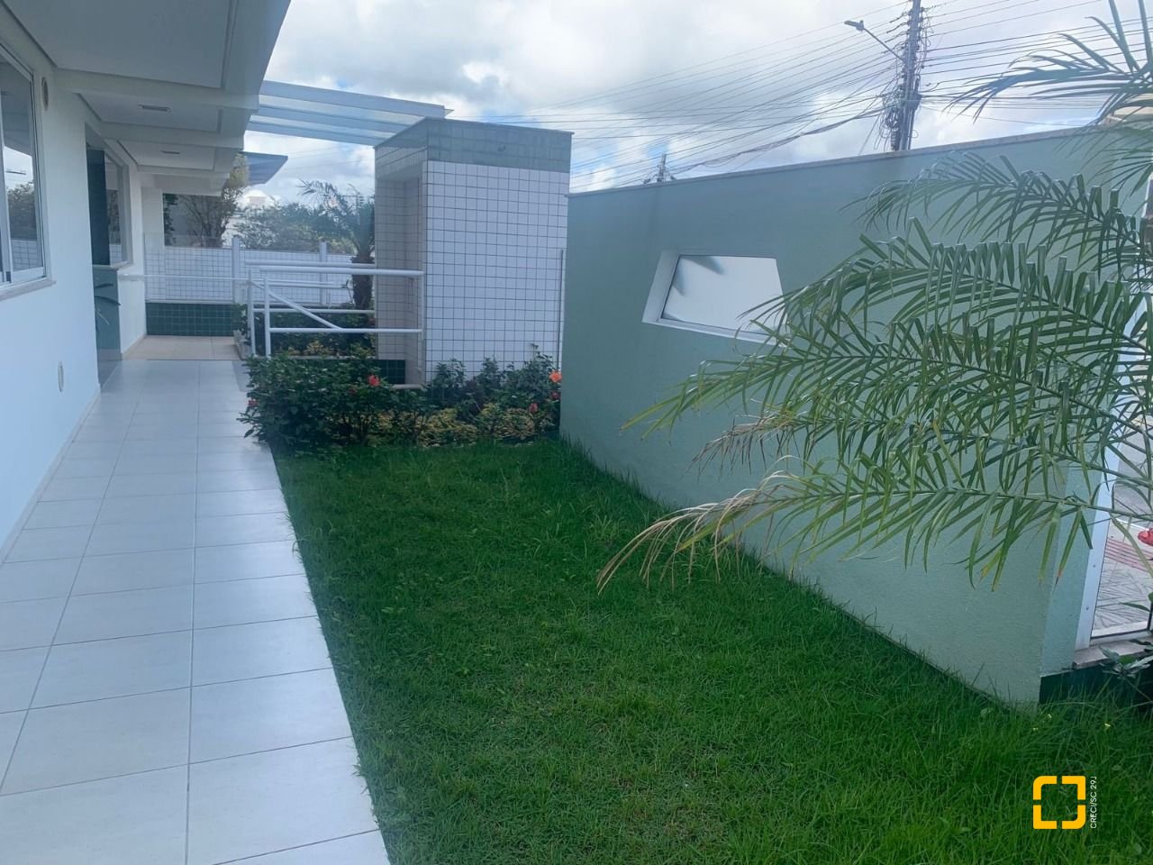 Cobertura com 129m², 6 quartos (sendo 3 suítes), 2 garagens, no bairro Estreito em Florianópolis