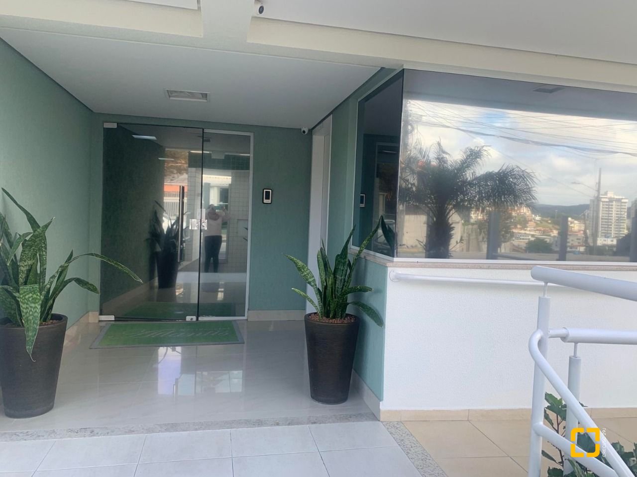 Cobertura com 129m², 6 quartos (sendo 3 suítes), 2 garagens, no bairro Estreito em Florianópolis
