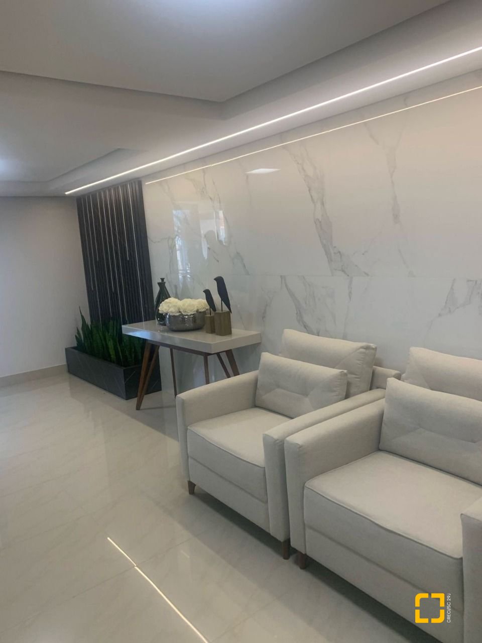 Cobertura com 129m², 6 quartos (sendo 3 suítes), 2 garagens, no bairro Estreito em Florianópolis