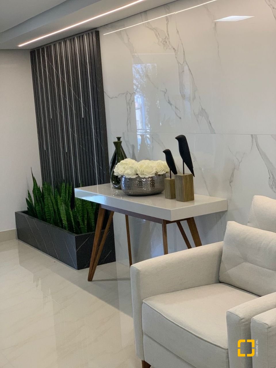 Cobertura com 129m², 6 quartos (sendo 3 suítes), 2 garagens, no bairro Estreito em Florianópolis