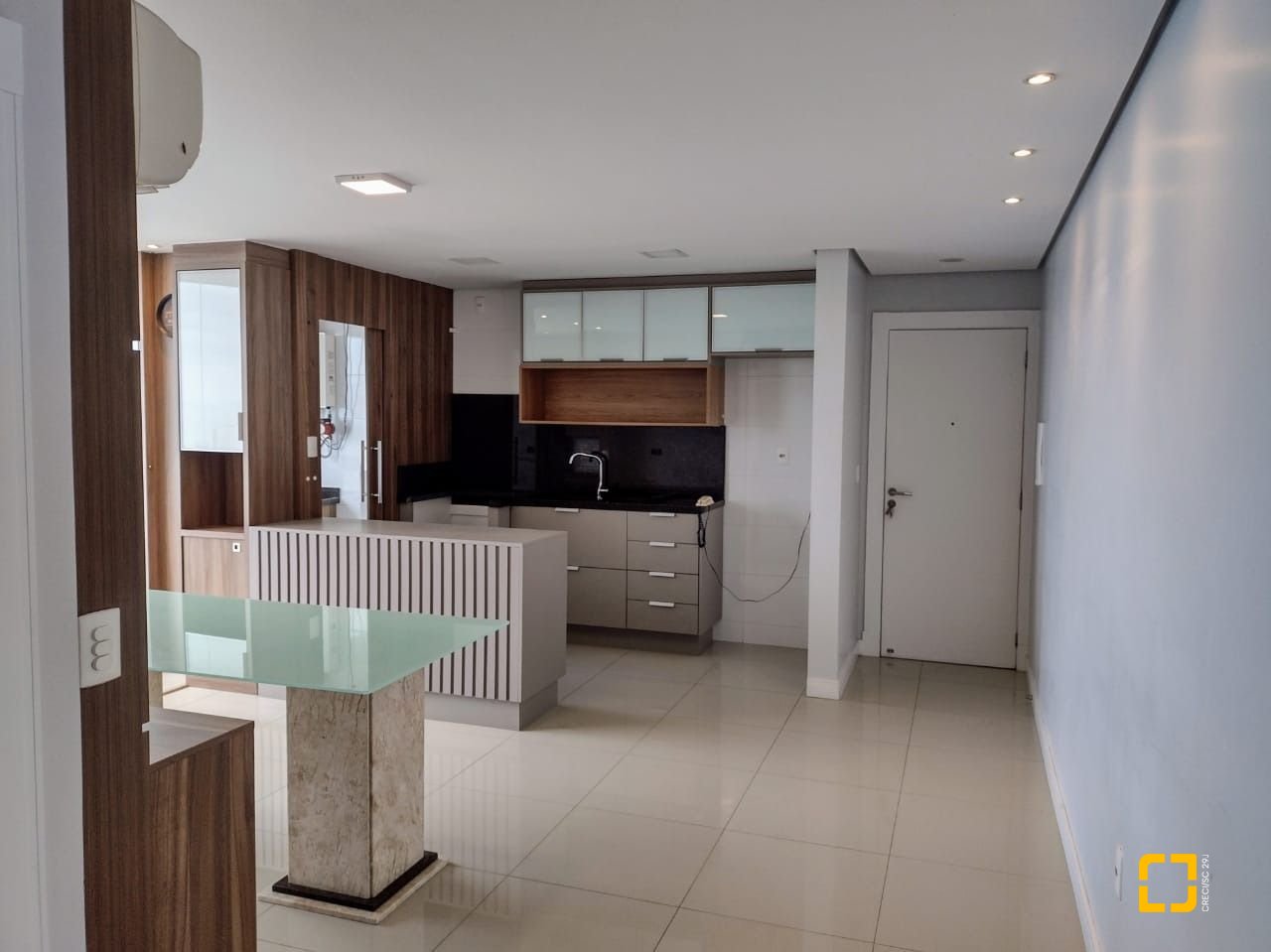 Cobertura com 129m², 6 quartos (sendo 3 suítes), 2 garagens, no bairro Estreito em Florianópolis