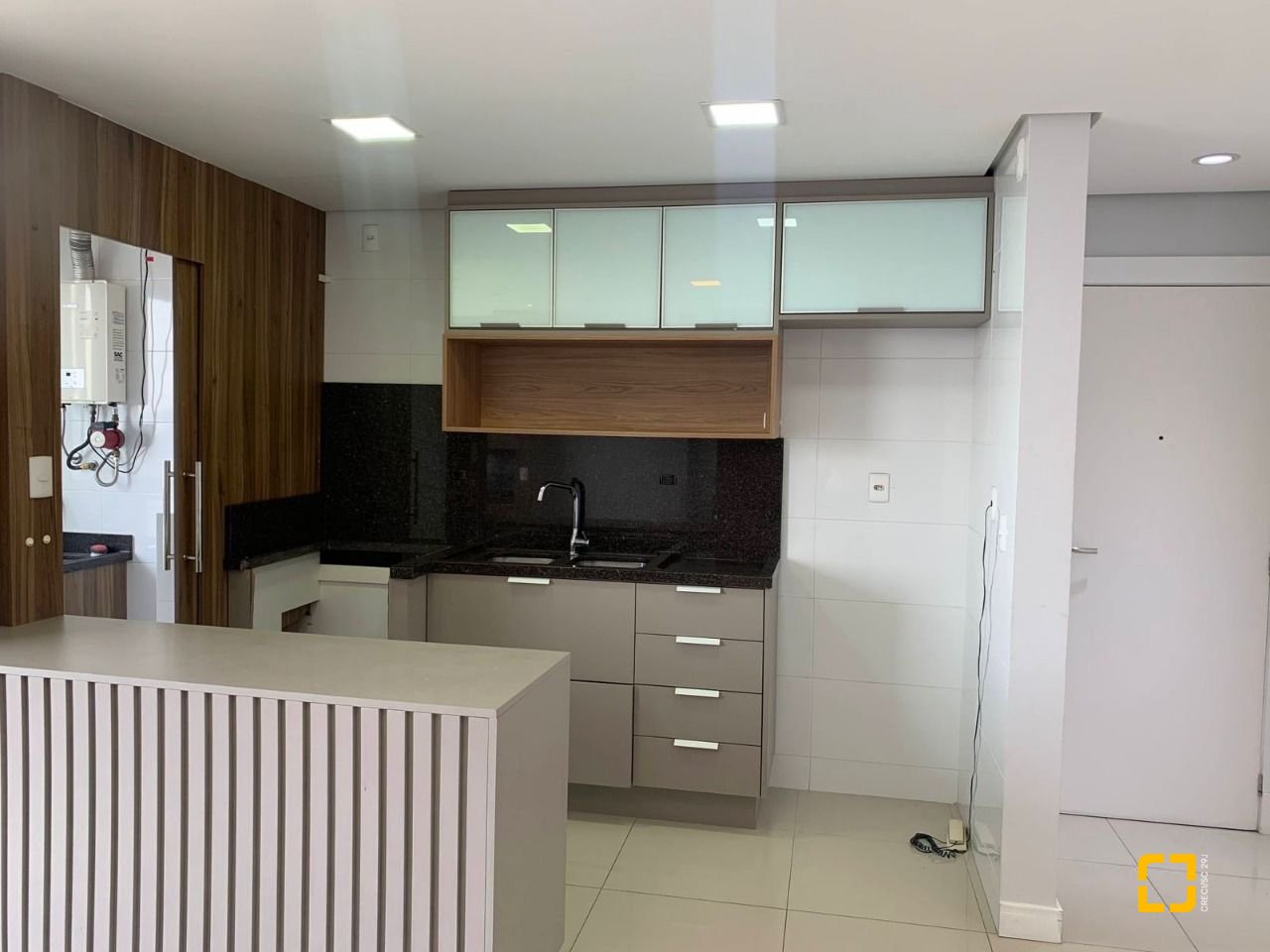 Cobertura com 129m², 6 quartos (sendo 3 suítes), 2 garagens, no bairro Estreito em Florianópolis
