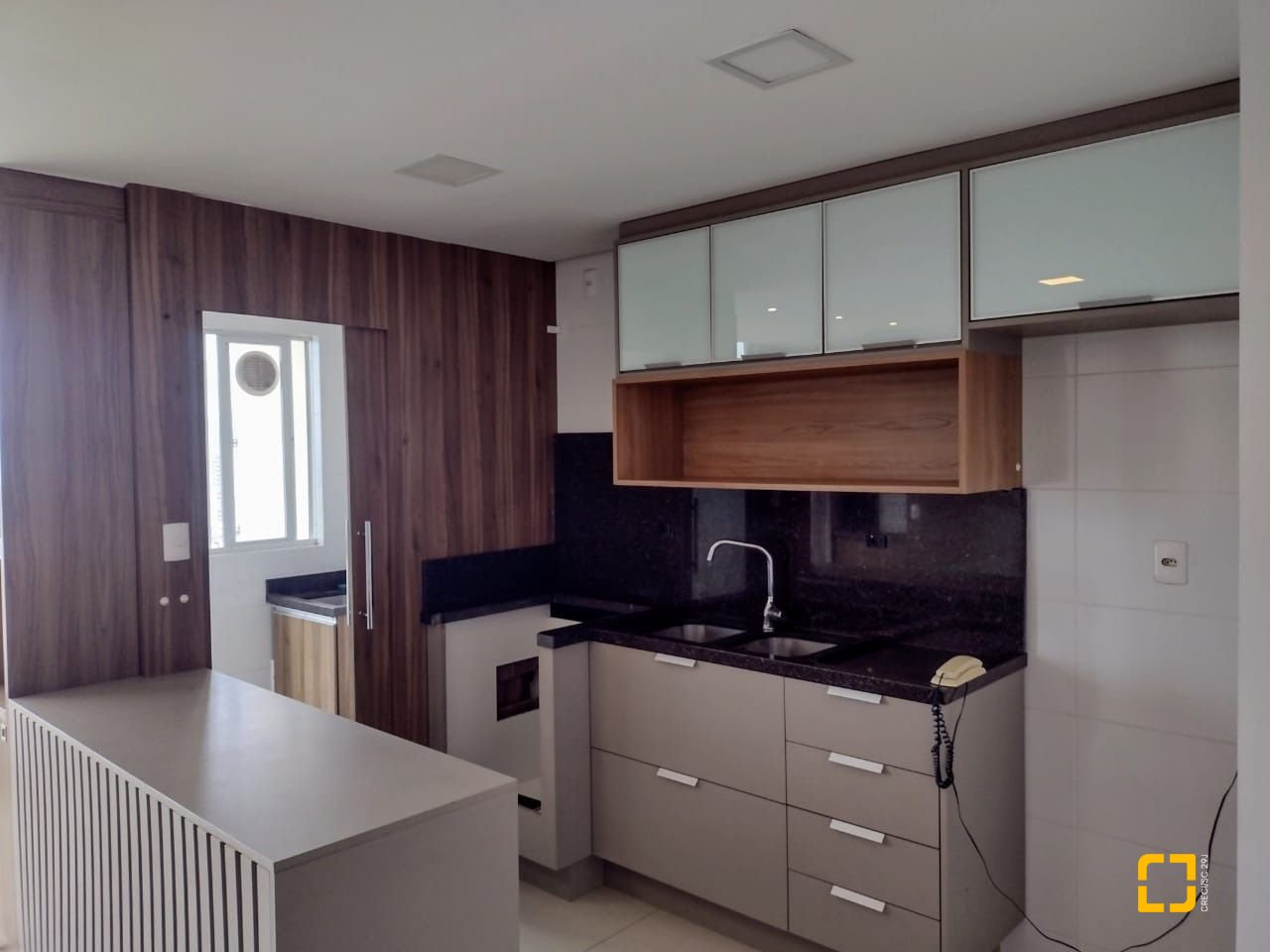 Cobertura com 129m², 6 quartos (sendo 3 suítes), 2 garagens, no bairro Estreito em Florianópolis