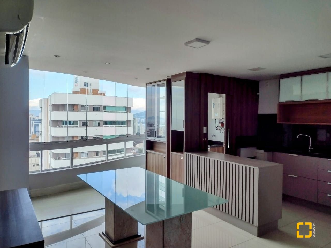 Cobertura com 129m², 6 quartos (sendo 3 suítes), 2 garagens, no bairro Estreito em Florianópolis