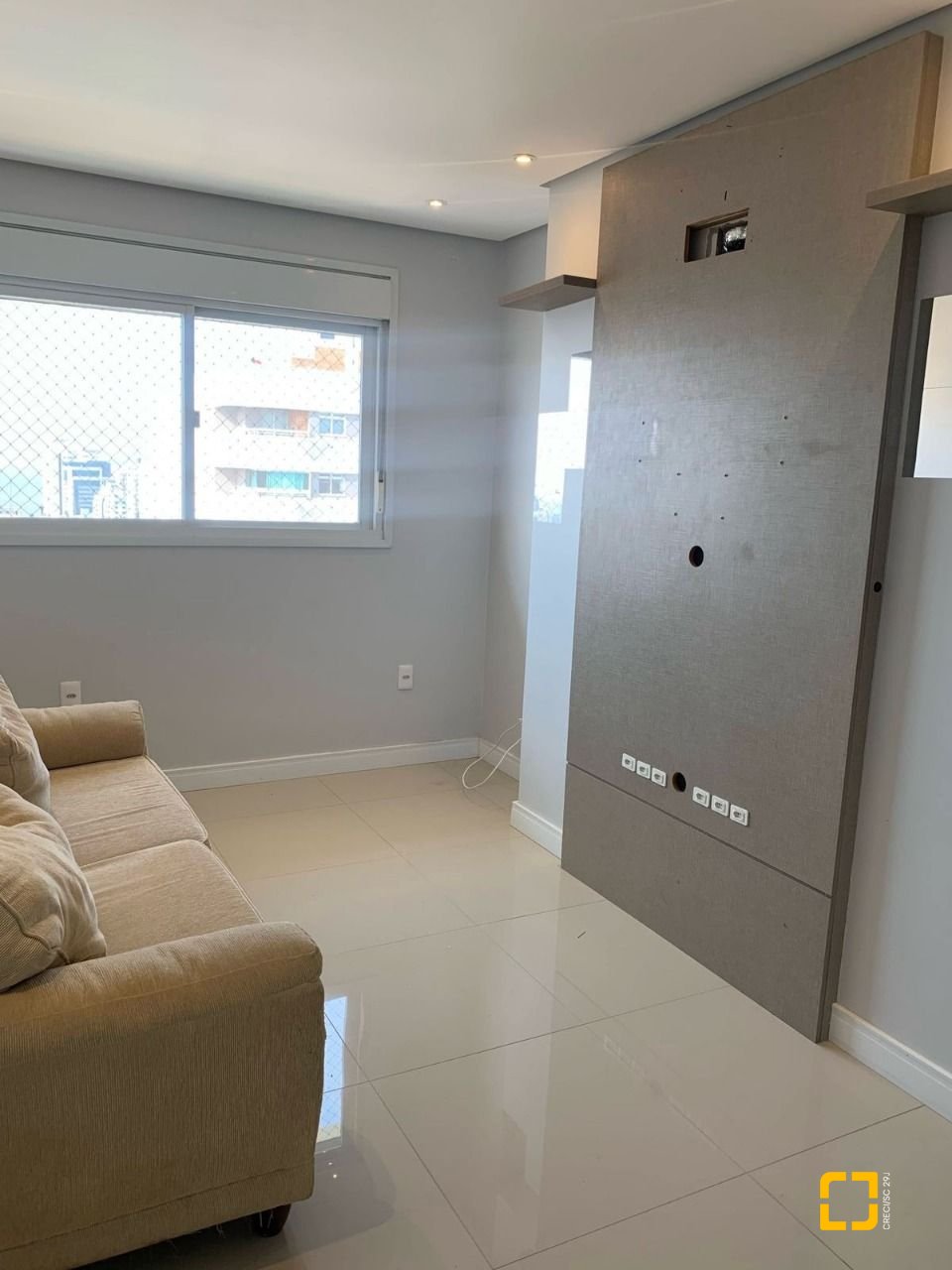 Cobertura com 129m², 6 quartos (sendo 3 suítes), 2 garagens, no bairro Estreito em Florianópolis