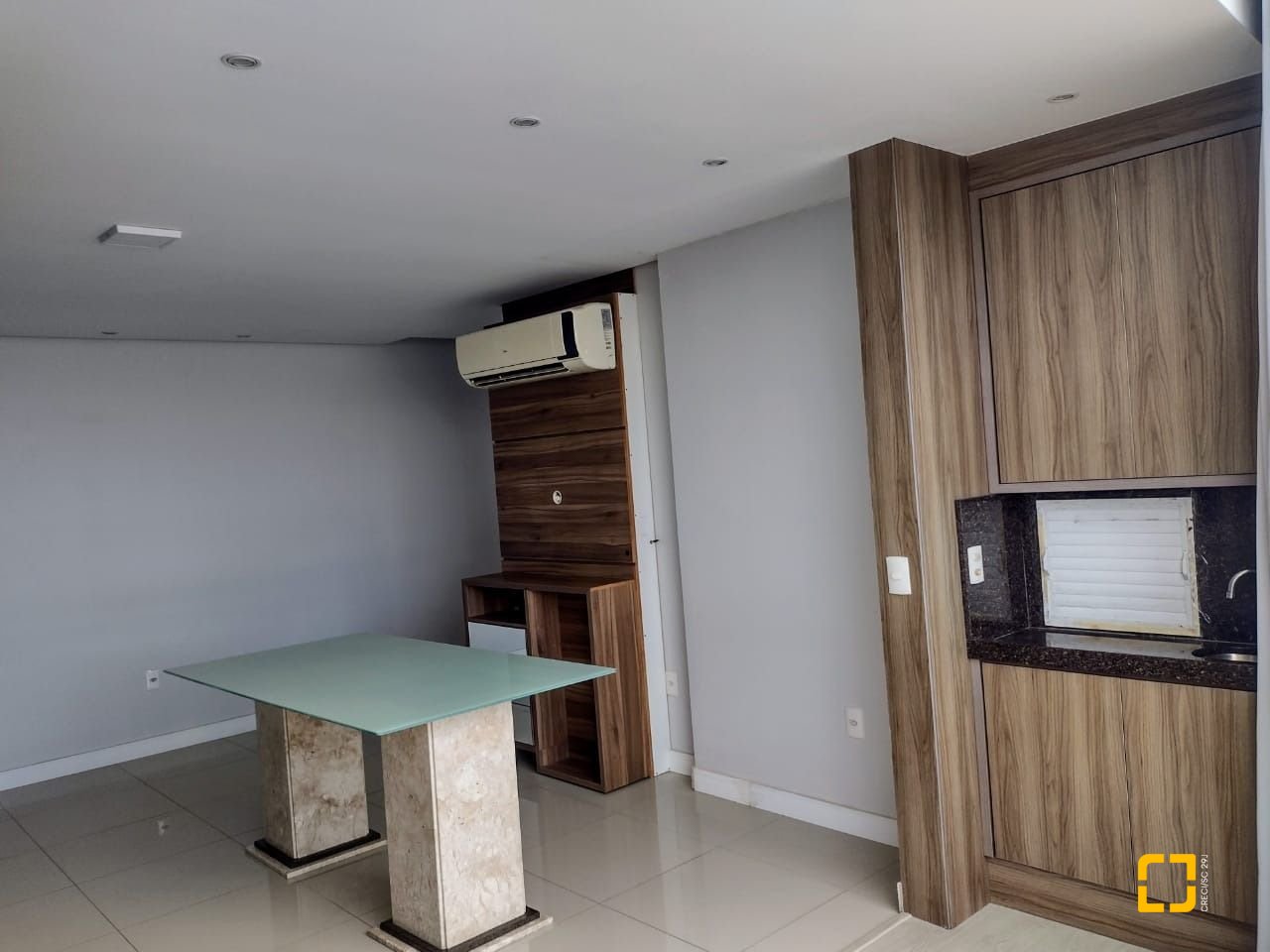 Cobertura com 129m², 6 quartos (sendo 3 suítes), 2 garagens, no bairro Estreito em Florianópolis