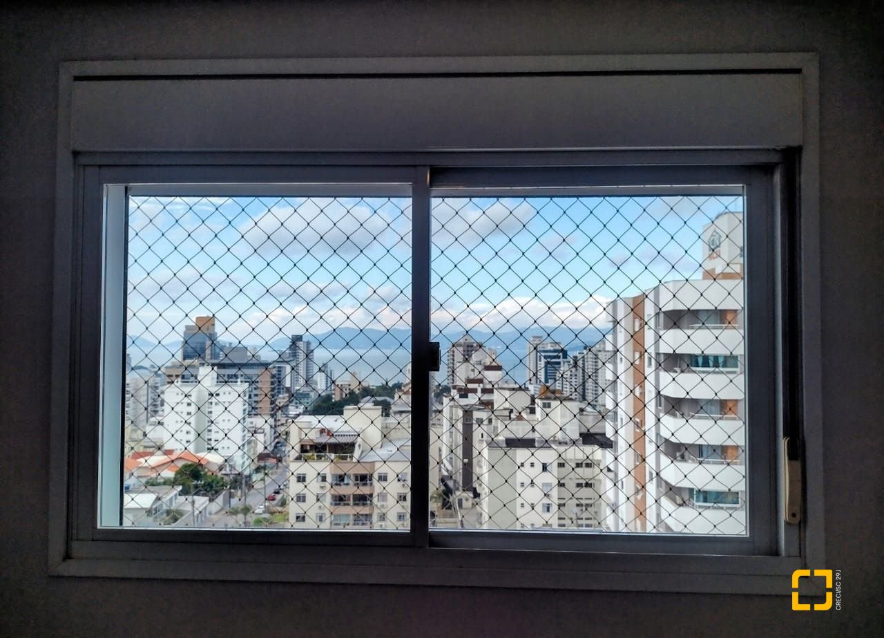 Cobertura com 129m², 6 quartos (sendo 3 suítes), 2 garagens, no bairro Estreito em Florianópolis