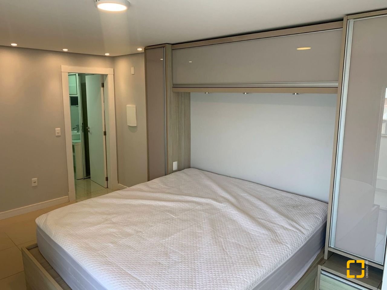 Cobertura com 129m², 6 quartos (sendo 3 suítes), 2 garagens, no bairro Estreito em Florianópolis