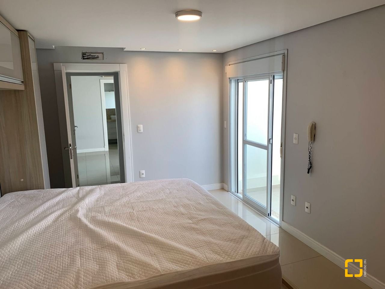 Cobertura com 129m², 6 quartos (sendo 3 suítes), 2 garagens, no bairro Estreito em Florianópolis
