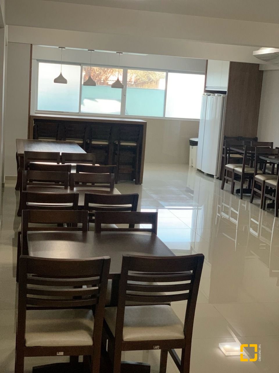 Cobertura com 129m², 6 quartos (sendo 3 suítes), 2 garagens, no bairro Estreito em Florianópolis