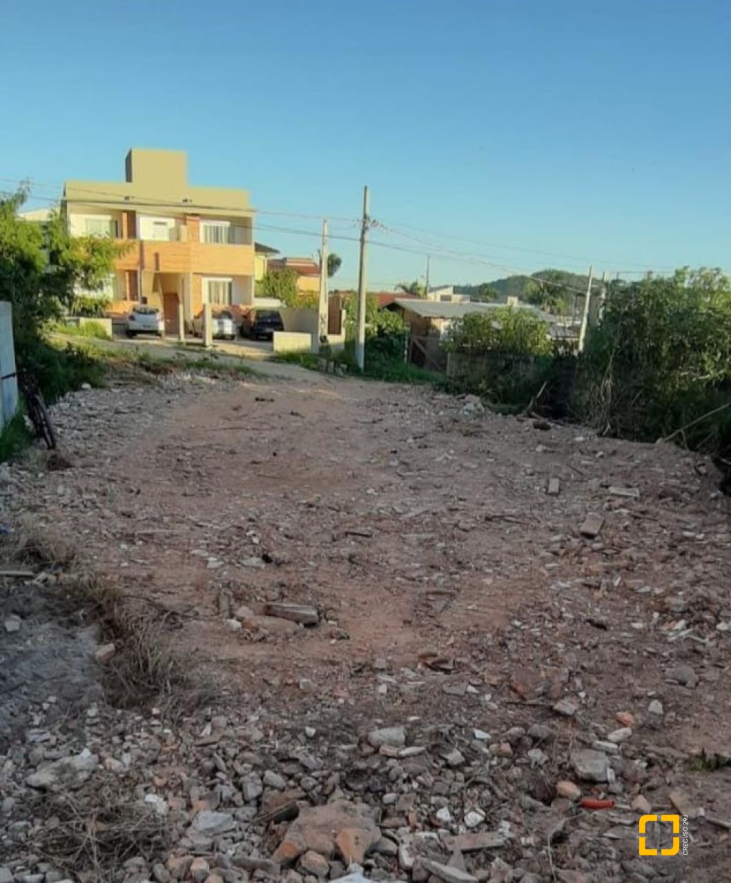 Terreno com 338m², no bairro Ribeirão da Ilha em Florianópolis