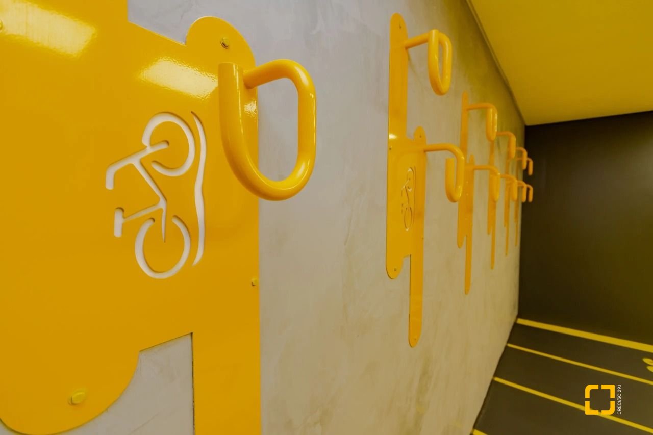 Apartamento com 165m², 6 quartos (sendo 3 suítes), 3 garagens, no bairro Cacupé em Florianópolis