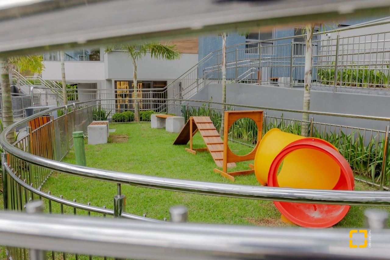 Apartamento com 164m², 6 quartos (sendo 3 suítes), 3 garagens, no bairro Cacupé em Florianópolis